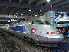 Um TGV na plataforma.