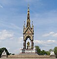 El Albert Memorial en Kensington Gardens, Londres. Fue encargado por la reina Victoria en memoria de su esposo, Alberto de Sajonia-Coburgo-Gotha, que murió de fiebre tifoidea en 1861. El monumento, de estilo neogótico, fue diseñado por George Gilbert Scott y se inauguró en 1872. Por David Iliff