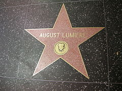 Auguste et Louis Lumière, parmi les rares Français honorés au Walk of fame d'Hollywood.