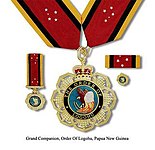 St Edward's Crown surmounting the insignia of the Grand Companion of the Order of Logohu